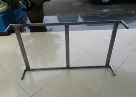 chân bàn ống vuông 方管鐵架
